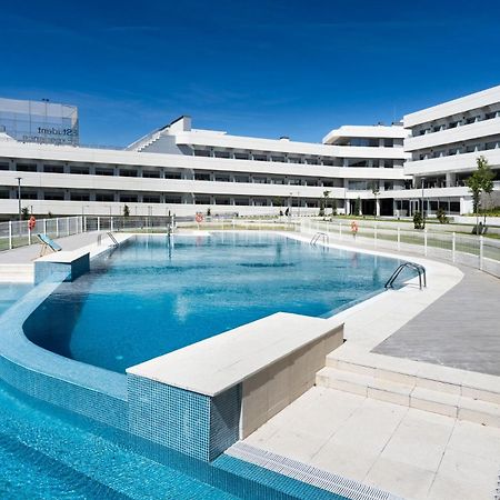 Student Experience Madrid Pozuelo - Luxury Hostel โปซูเอโล เด อาลาร์กอน ภายนอก รูปภาพ