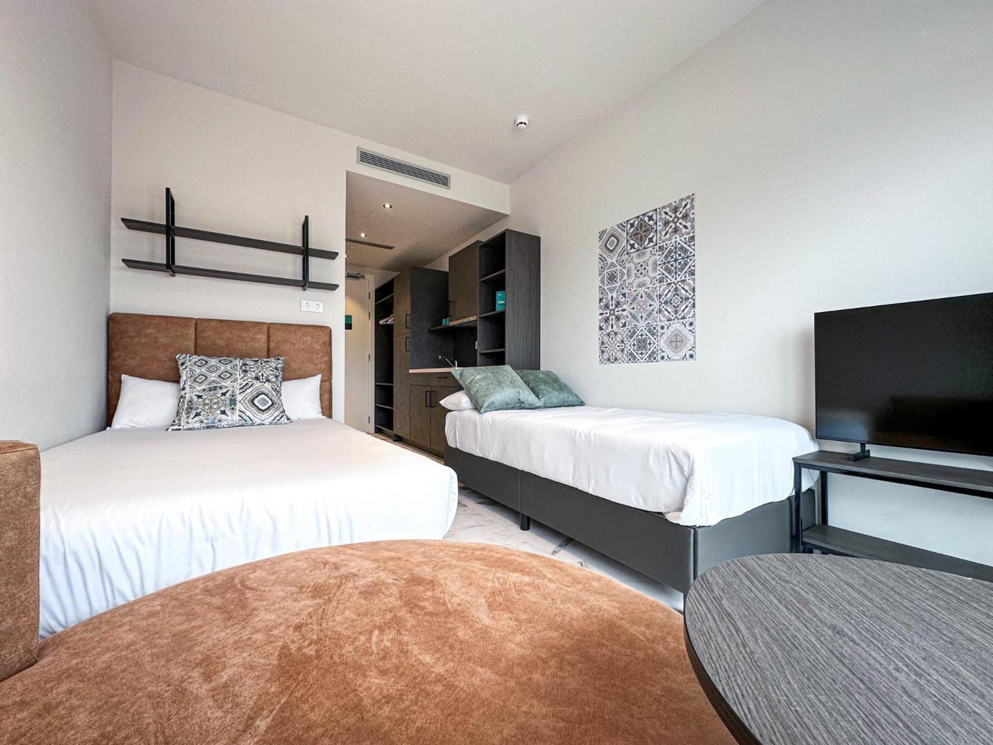 Student Experience Madrid Pozuelo - Luxury Hostel โปซูเอโล เด อาลาร์กอน ภายนอก รูปภาพ