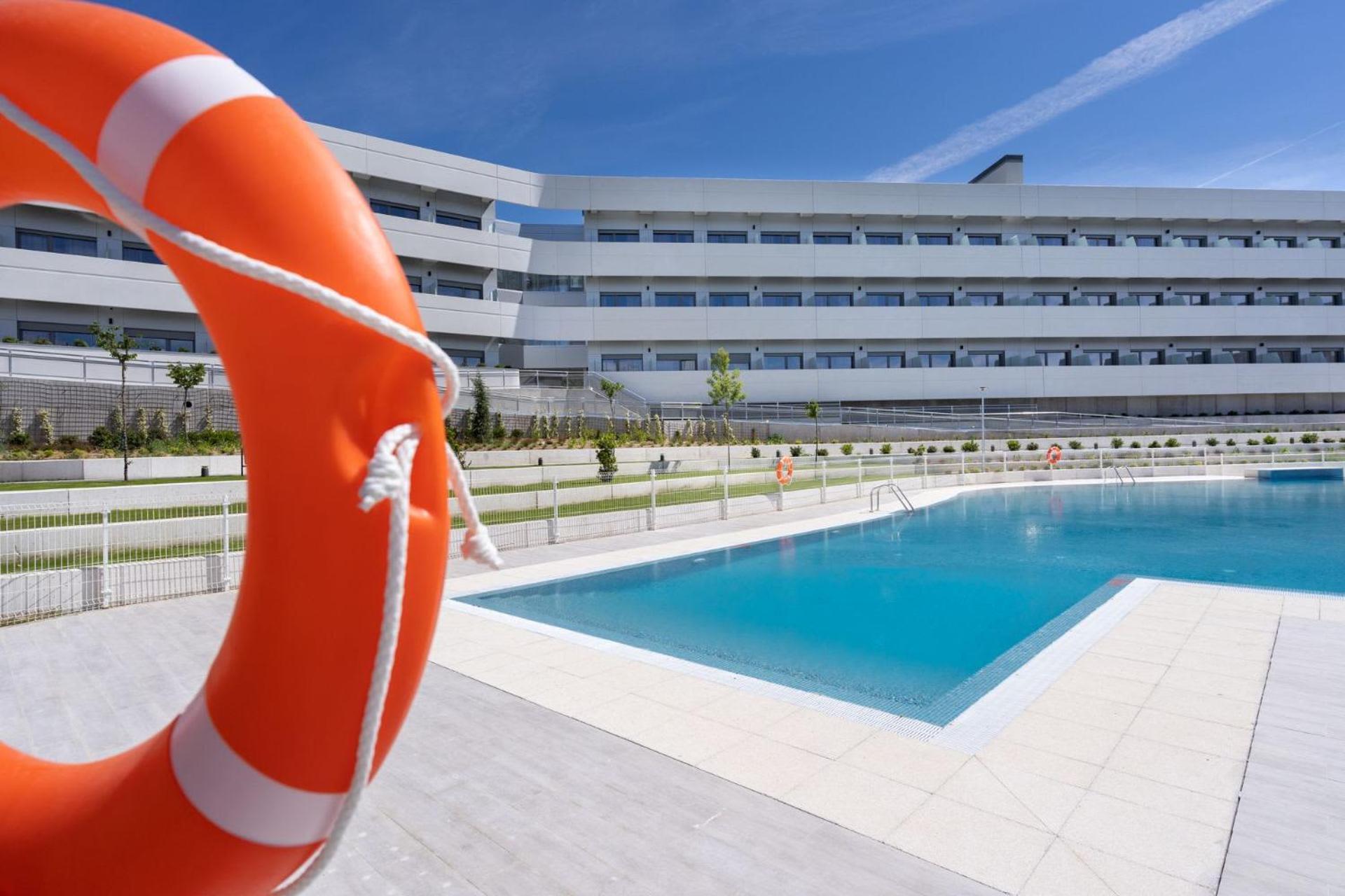 Student Experience Madrid Pozuelo - Luxury Hostel โปซูเอโล เด อาลาร์กอน ภายนอก รูปภาพ