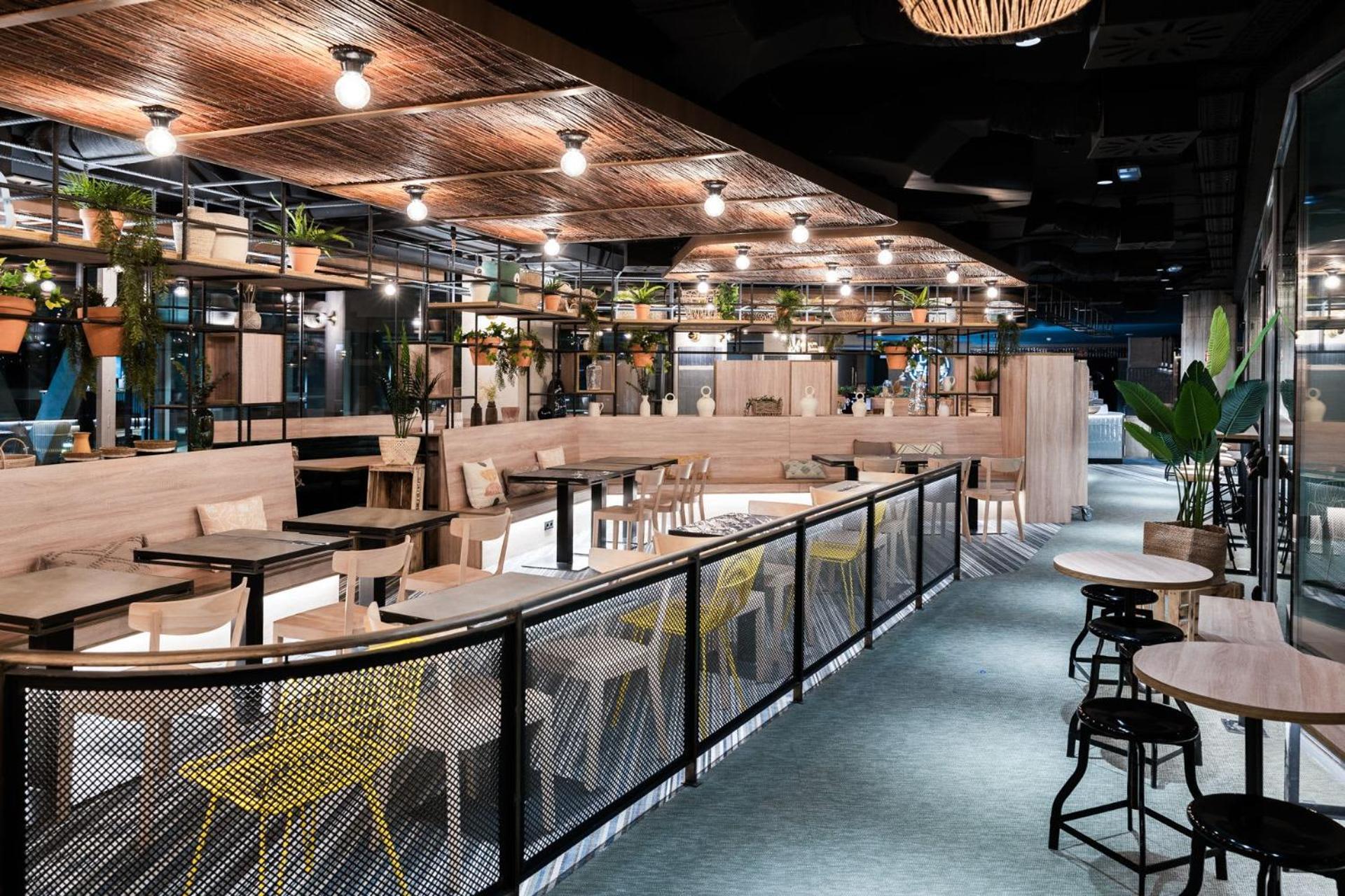 Student Experience Madrid Pozuelo - Luxury Hostel โปซูเอโล เด อาลาร์กอน ภายนอก รูปภาพ